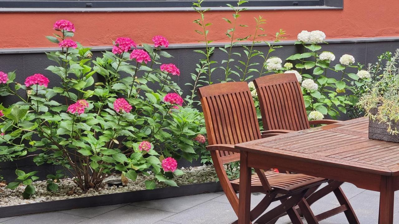 Apartaments Y Habitacions Entre Volcans Олот Экстерьер фото