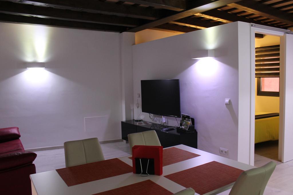 Apartaments Y Habitacions Entre Volcans Олот Экстерьер фото